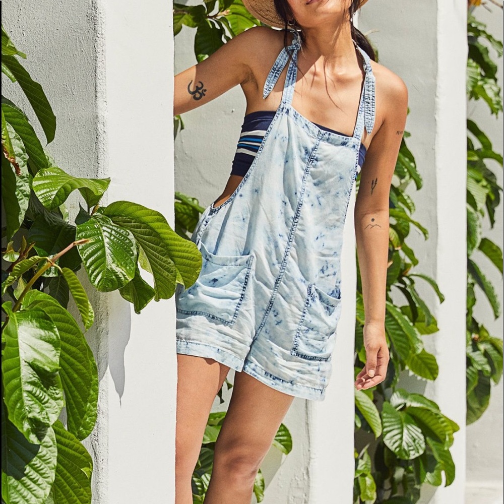 AEO Shoulder Tie Overall Shorts